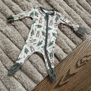 Posh Peanut Green Footies with Long Sleeves and Nature-Inspired Design